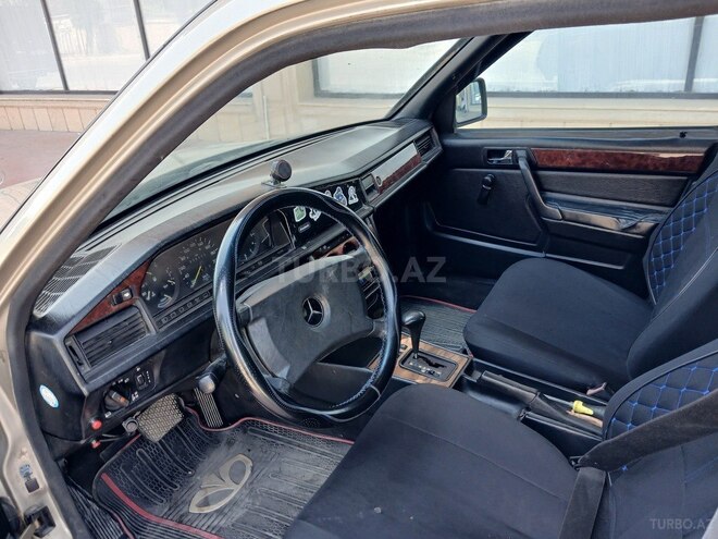 Mercedes 190-5