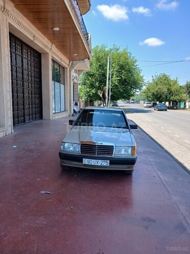 Mercedes 190-1