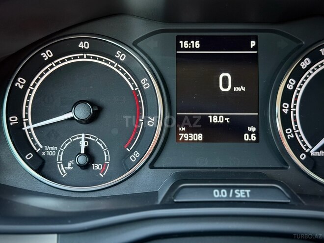 Skoda Rapid-17
