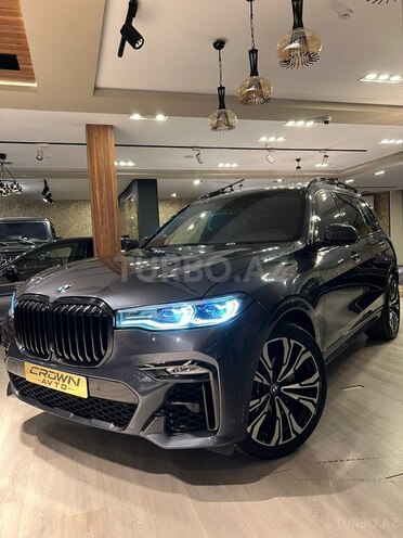 BMW X7-1