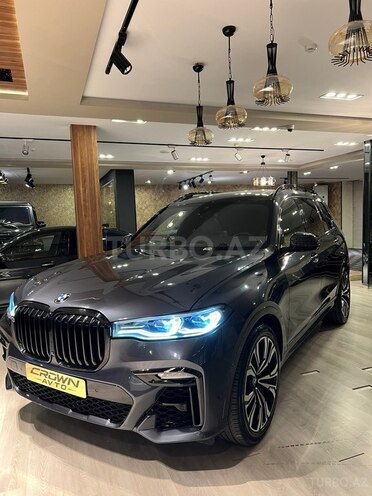 BMW X7-4