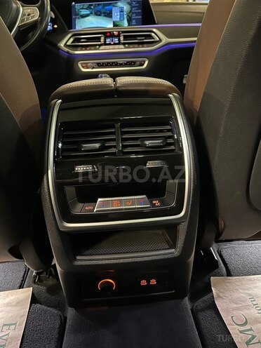 BMW X7-15