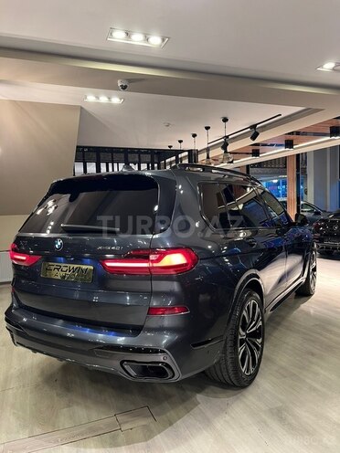 BMW X7-6