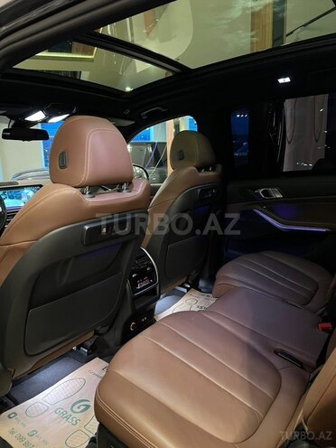 BMW X7-13