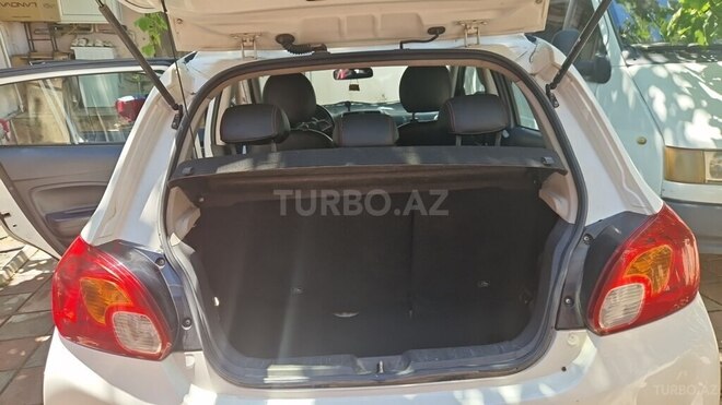 Mitsubishi Mirage-9