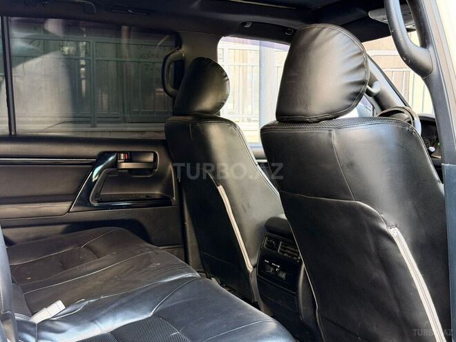 Toyota Land Cruiser-11