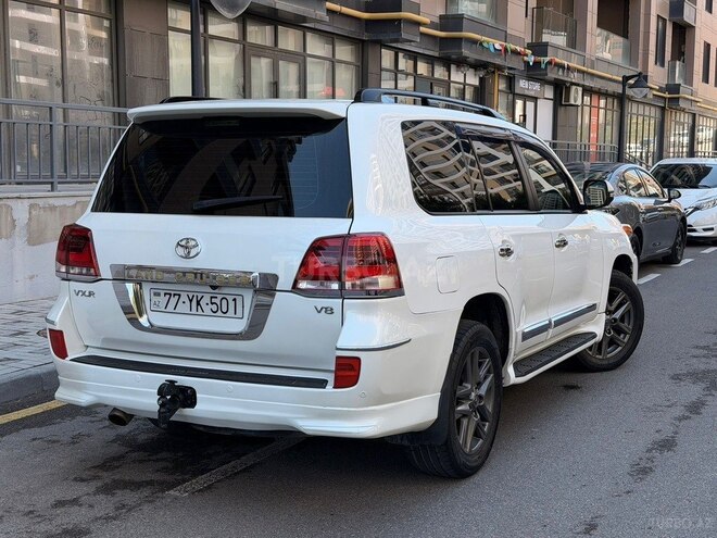 Toyota Land Cruiser-16