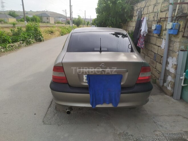 Opel Vectra-3