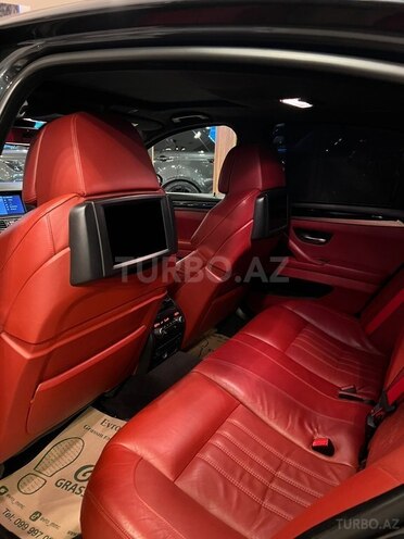 BMW M5-12