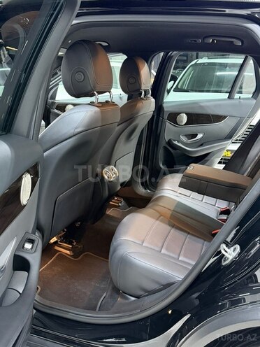 Mercedes GLC 300-28