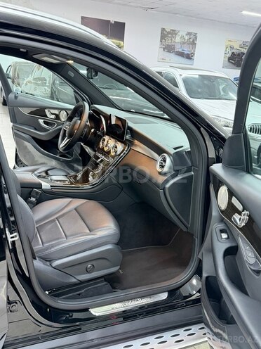 Mercedes GLC 300-26