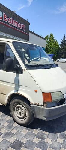 Ford Transit-5