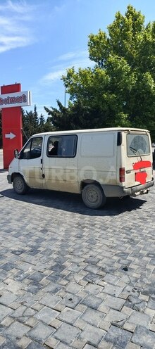 Ford Transit-4