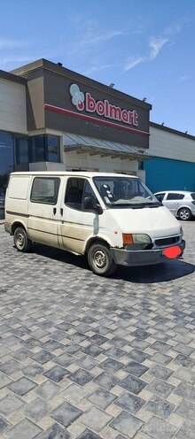 Ford Transit-3