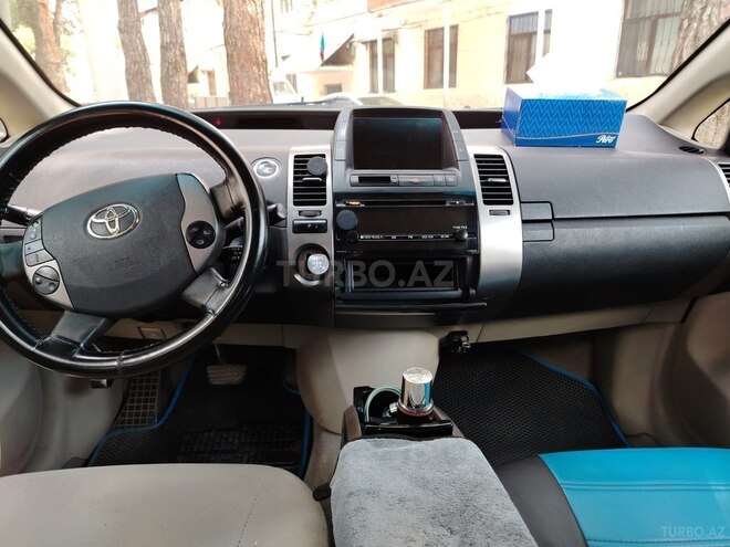 Toyota Prius-5