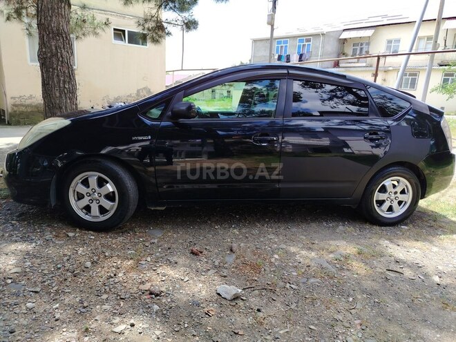 Toyota Prius-4