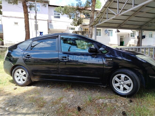 Toyota Prius-3