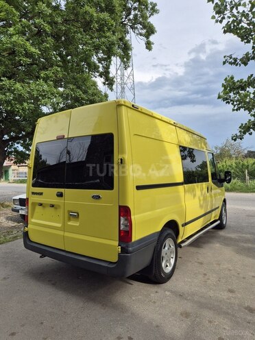 Ford Transit-5