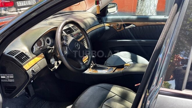 Mercedes E 320-6
