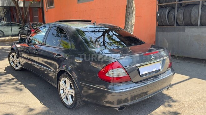 Mercedes E 320-5