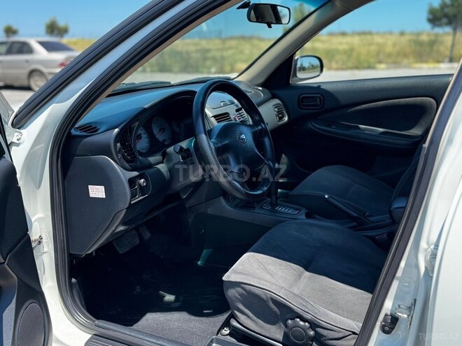 Nissan Sunny-6