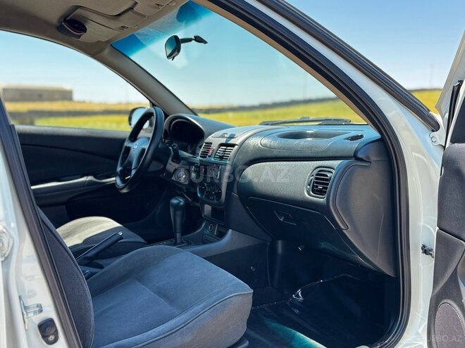 Nissan Sunny-7