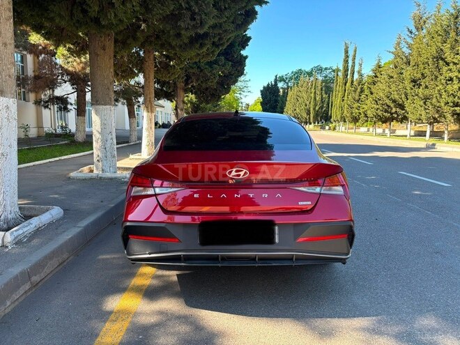Hyundai Elantra-4