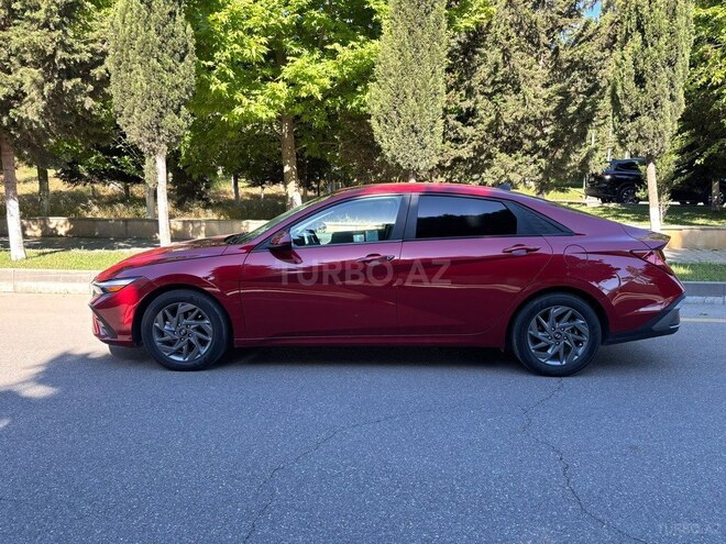 Hyundai Elantra-3