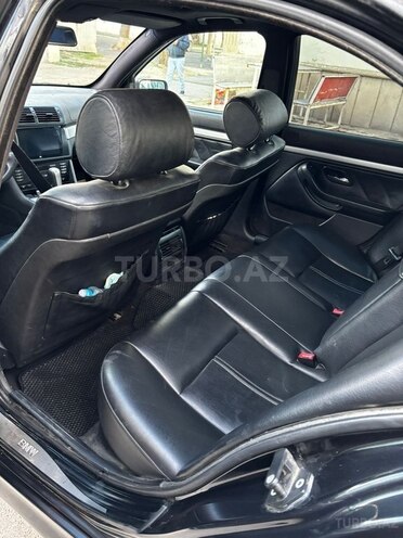 BMW 523-4
