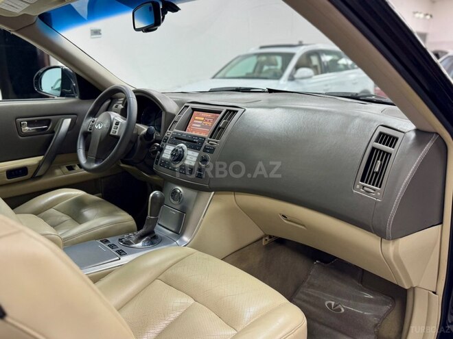Infiniti FX35-16