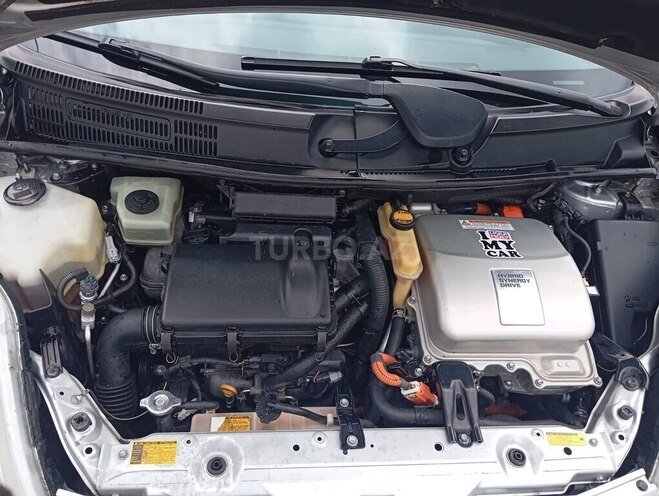 Toyota Prius-7