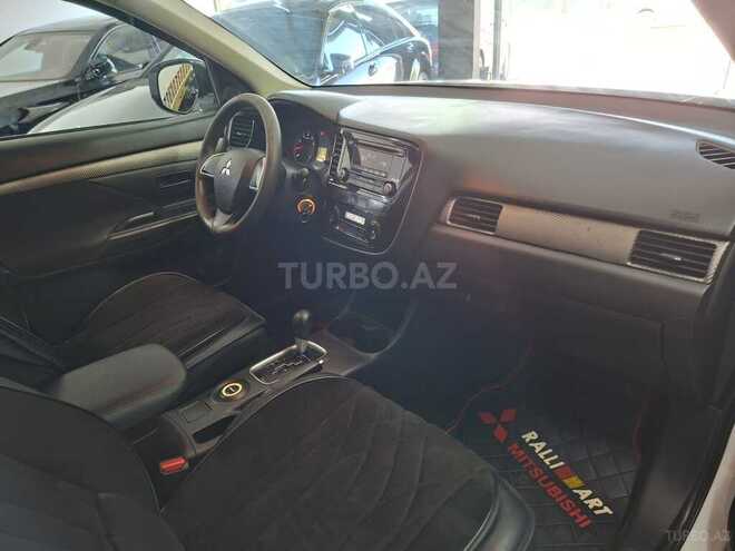 Mitsubishi Outlander-9