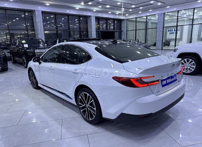 Toyota Camry-5