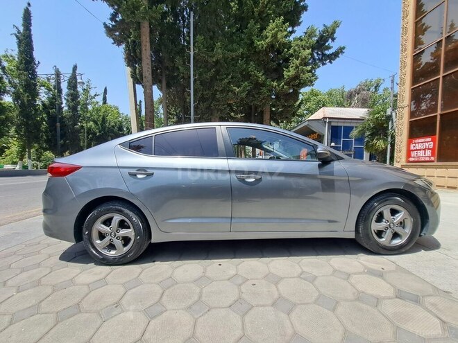 Hyundai Avante-4