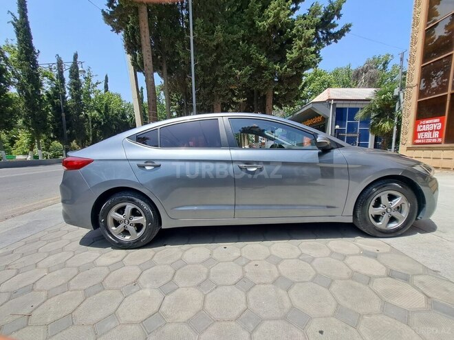 Hyundai Avante-3