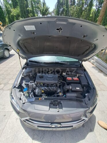 Hyundai Avante-16