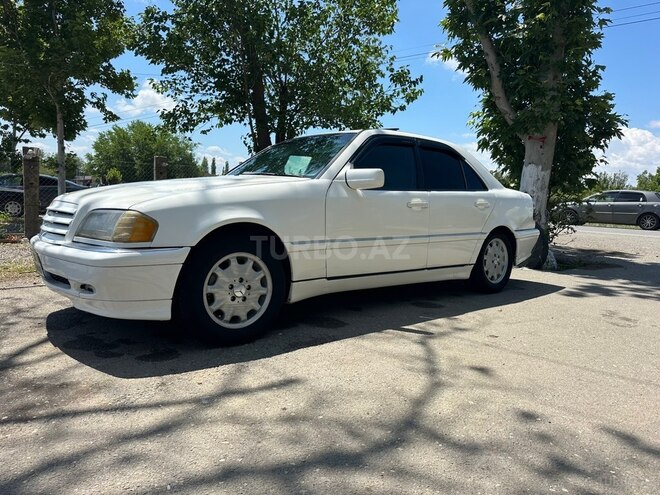 Mercedes C 230-17