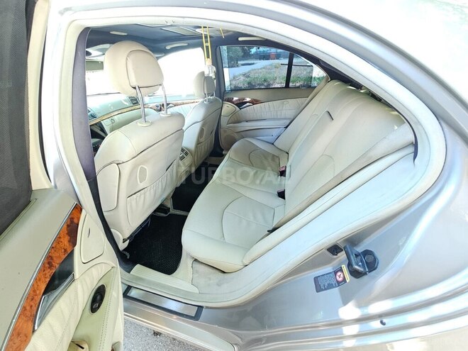 Mercedes E 320 4MATIC-5