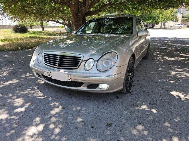 Mercedes E 320 4MATIC-2