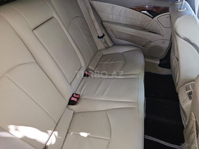 Mercedes E 320 4MATIC-3