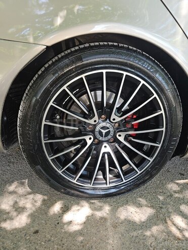 Mercedes E 320 4MATIC-11