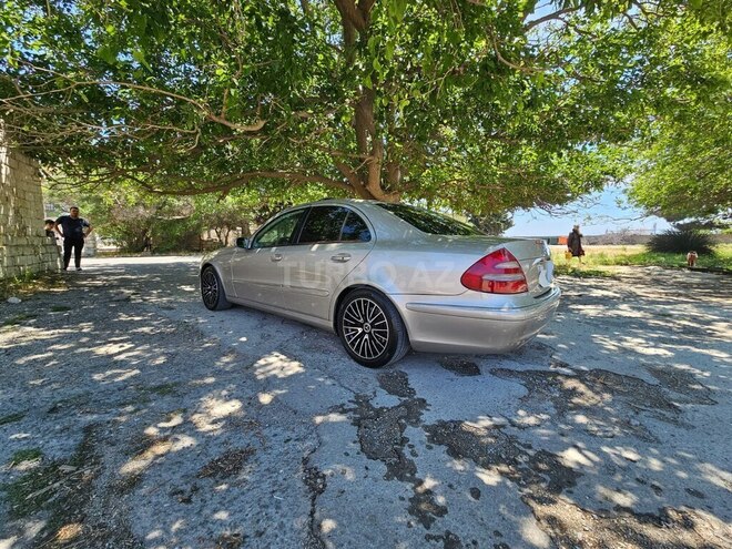 Mercedes E 320 4MATIC-16