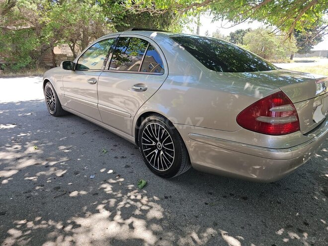 Mercedes E 320 4MATIC-13