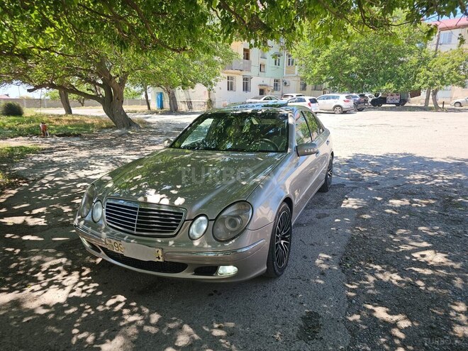 Mercedes E 320 4MATIC-18