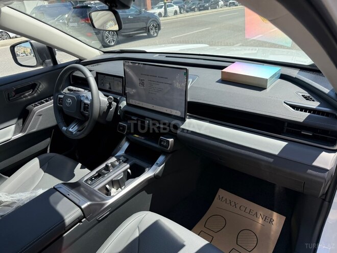 Toyota RAV4-17