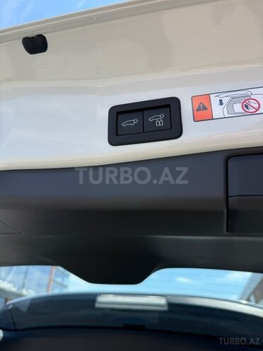 Toyota RAV4-14