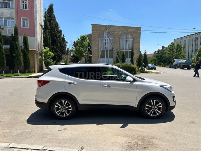Hyundai Santa Fe-5