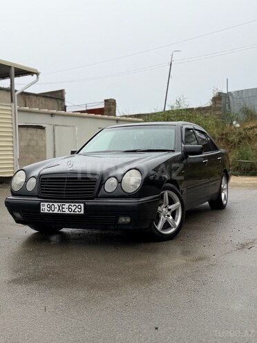 Mercedes E 240-5