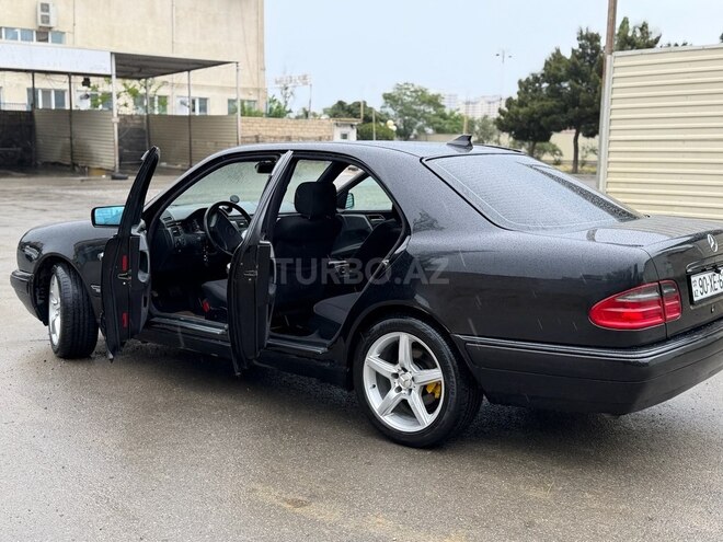 Mercedes E 240-7