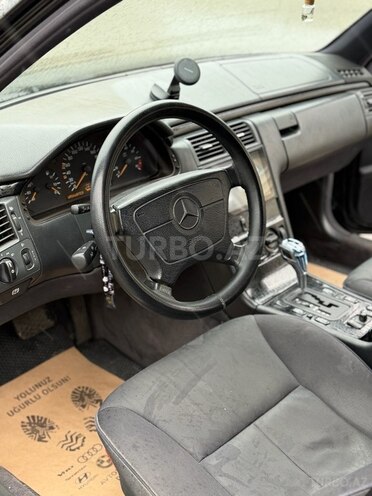 Mercedes E 240-9